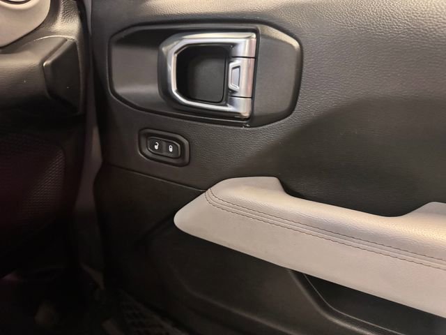 Used 2022 Jeep Wrangler Unlimited Sahara image 22