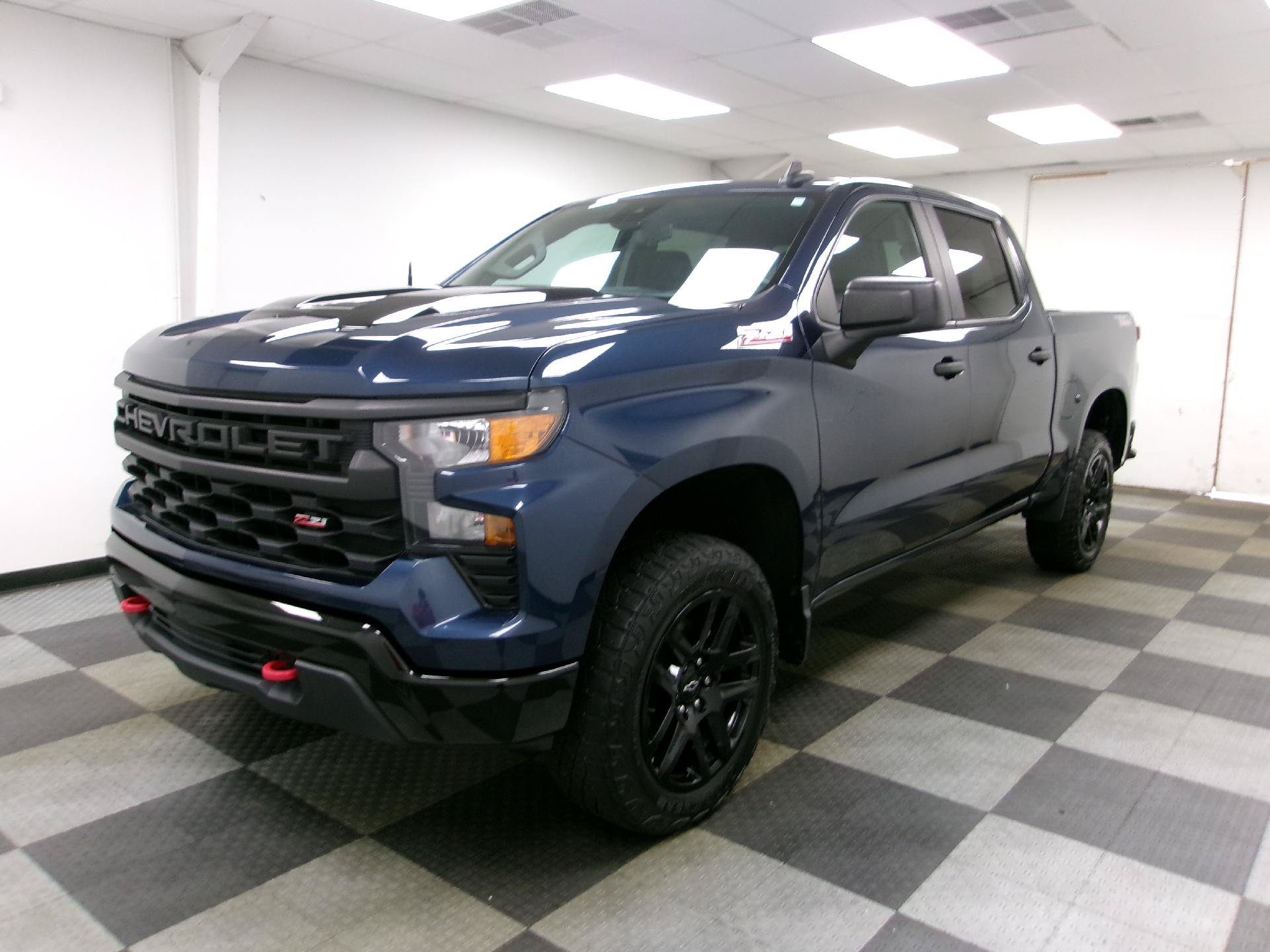 Used 2022 Chevrolet Silverado 1500 Custom Trail Boss AWD/4WD image 1