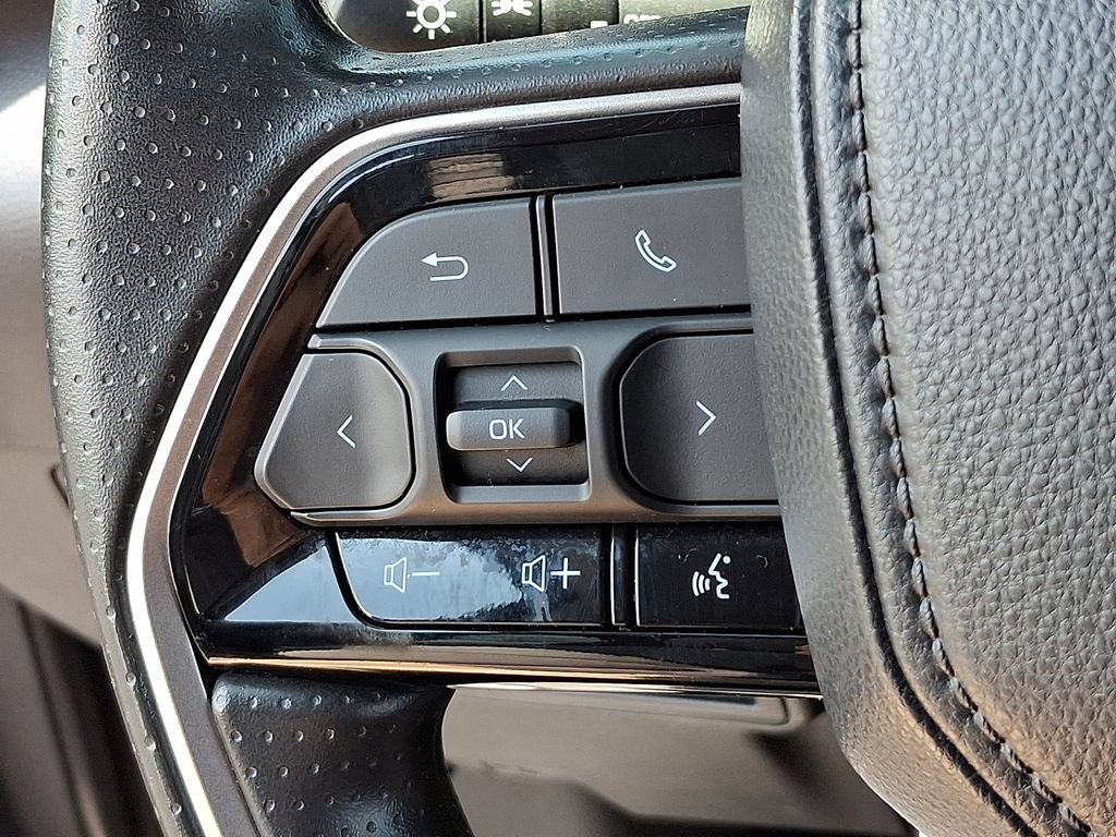 Used 2023 Toyota Tundra SR5 w/ SR5 Convenience Package AWD/4WD image 19