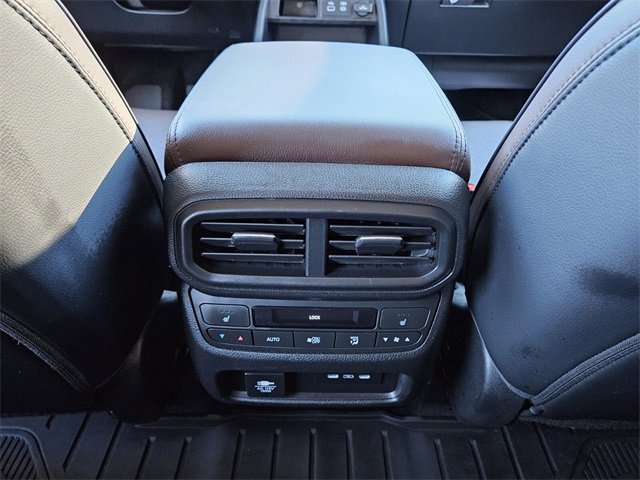 Used 2025 Honda Pilot Elite image 9