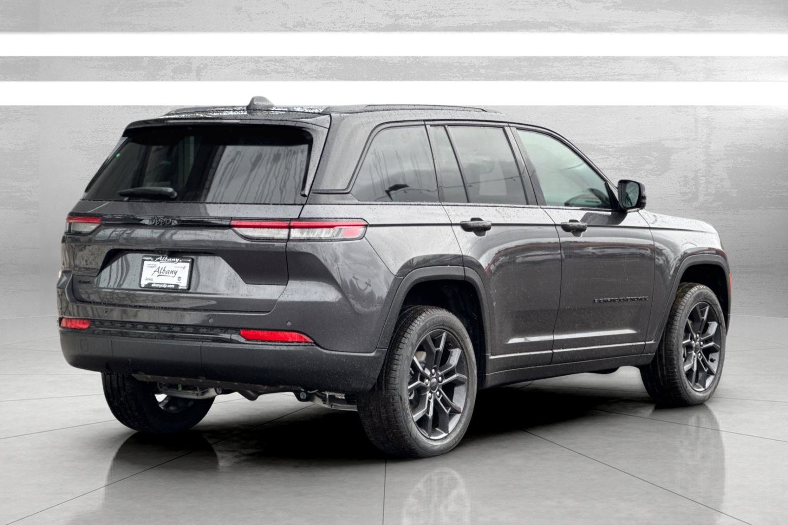 New 2025 Jeep Grand Cherokee Limited w/ Trailer Tow Package image 5