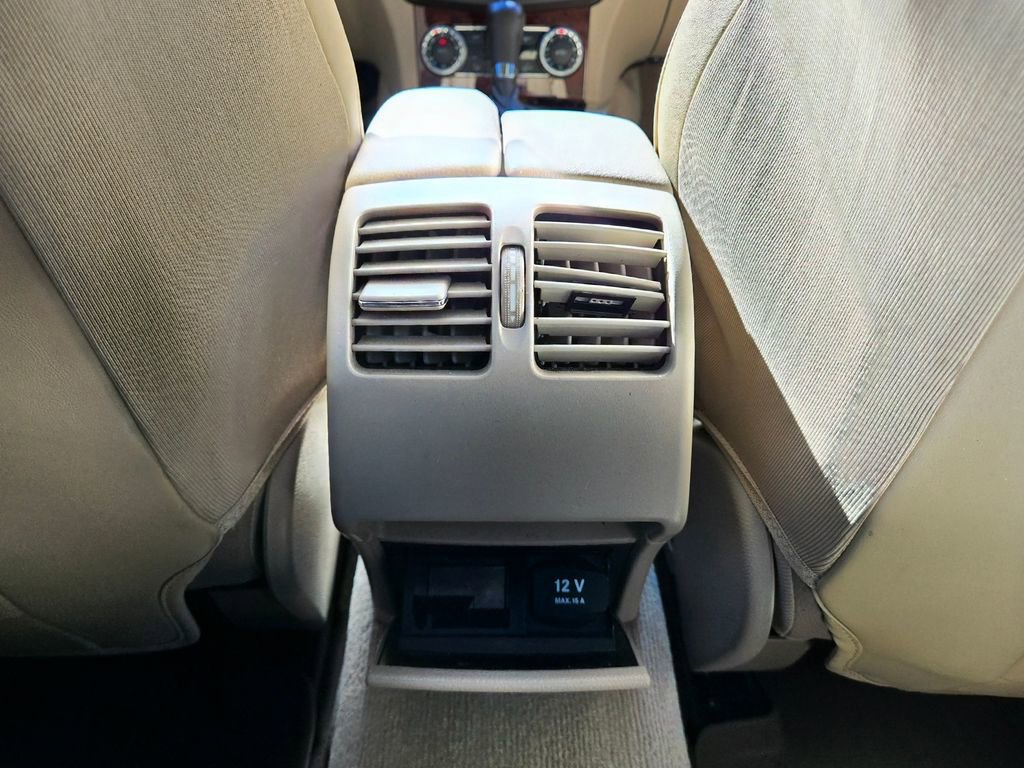 Used 2011 Mercedes-Benz C 300 Sedan image 38