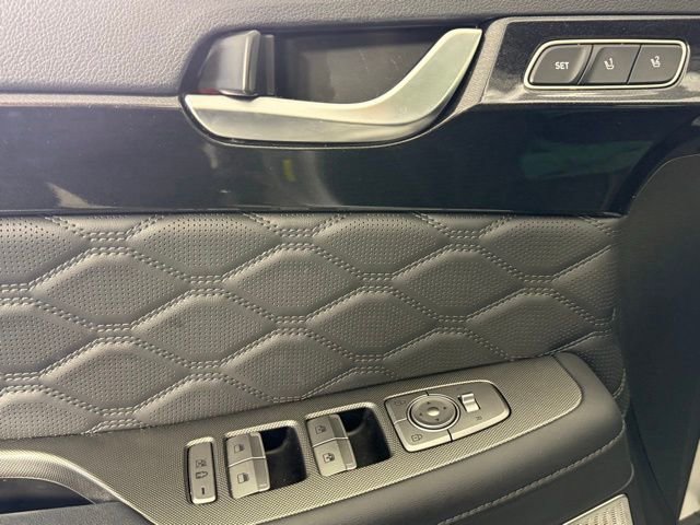 Used 2022 Hyundai Palisade Calligraphy image 8