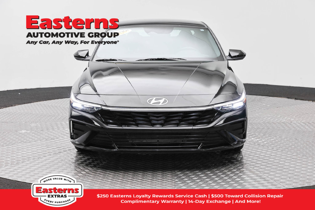 Used 2026 Hyundai Elantra Sport FWD image 3