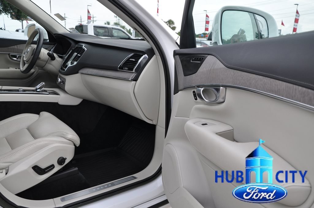 Used 2023 Volvo XC90 B6 Ultimate w/ Protection Package Premier AWD/4WD image 17