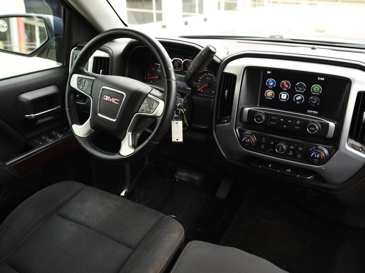 Used 2016 GMC Sierra 1500 SLE w/ SLE Value Package AWD/4WD image 17