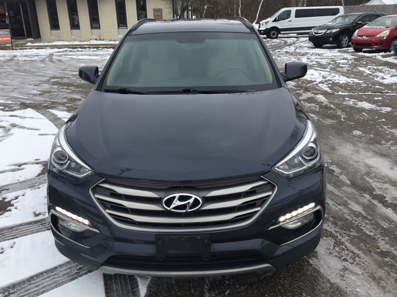 Used 2017 Hyundai Santa Fe Sport image 2