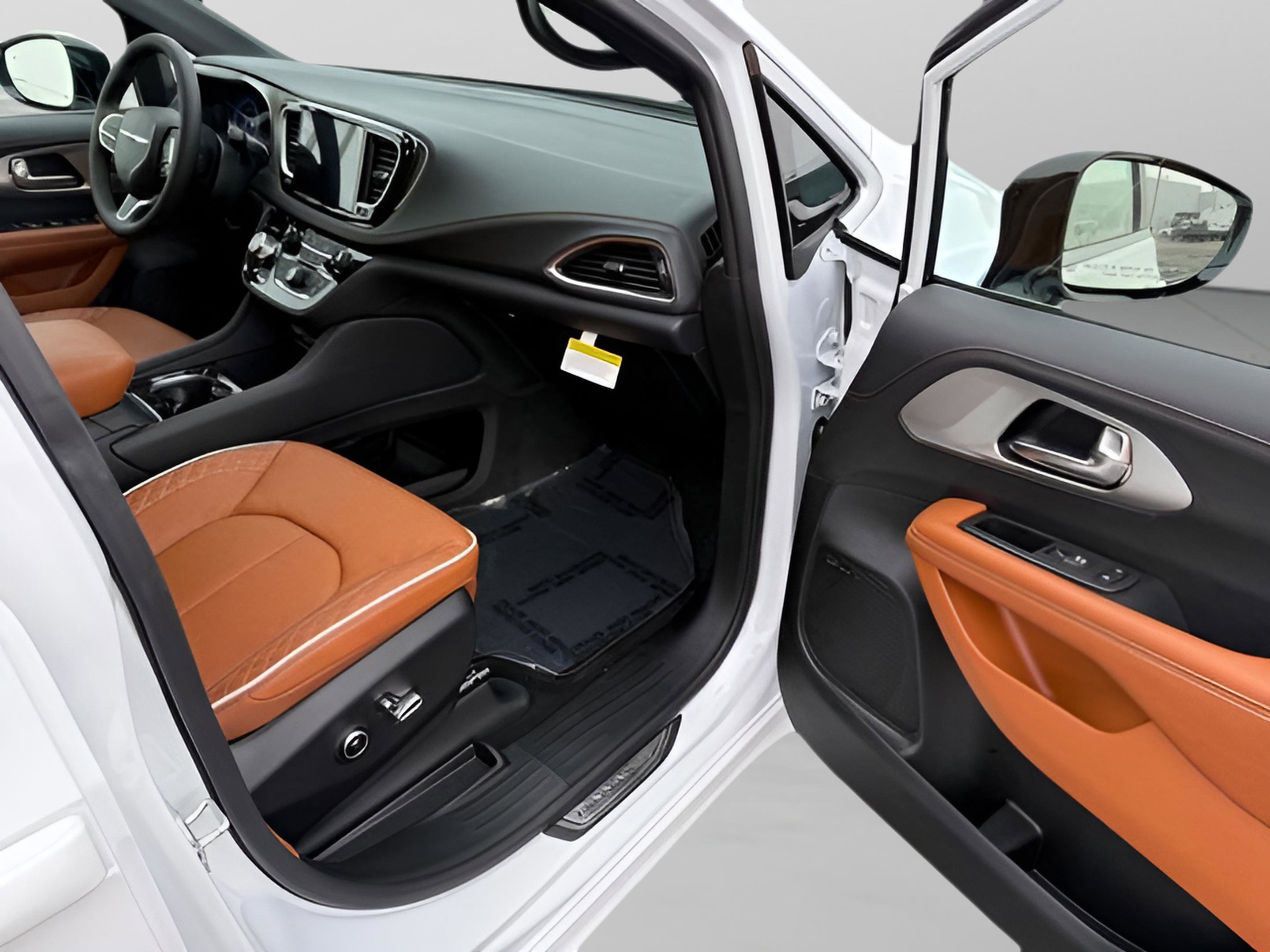 New 2026 Chrysler Pacifica Pinnacle image 30