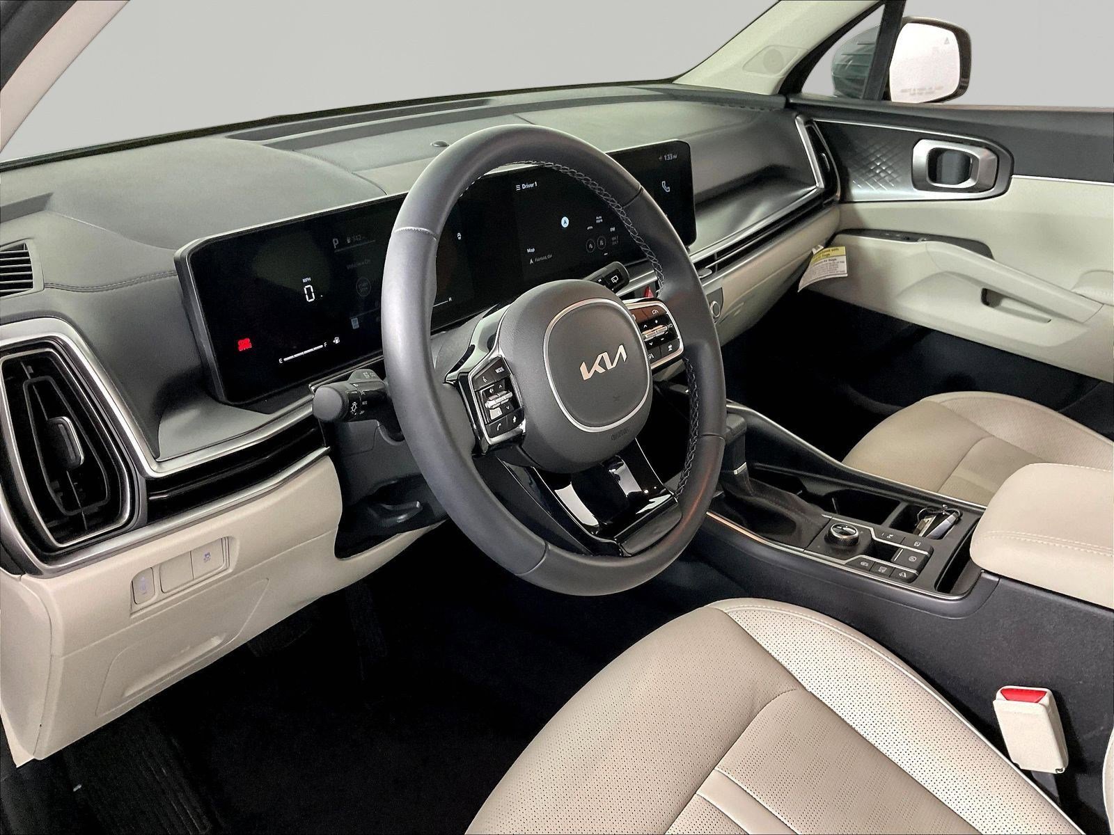 Used 2025 Kia Sorento S AWD/4WD image 17