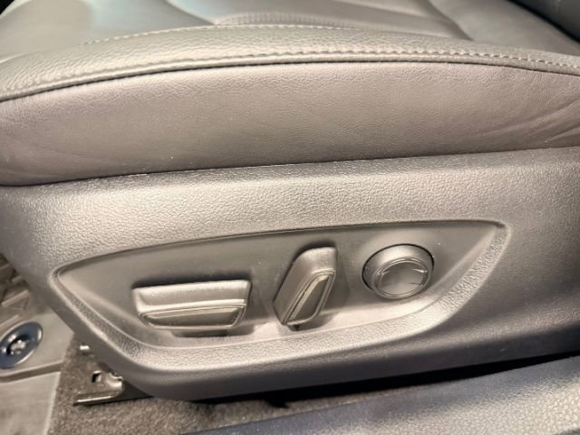 Used 2022 Toyota Avalon XLE w/ Moonroof Package image 38