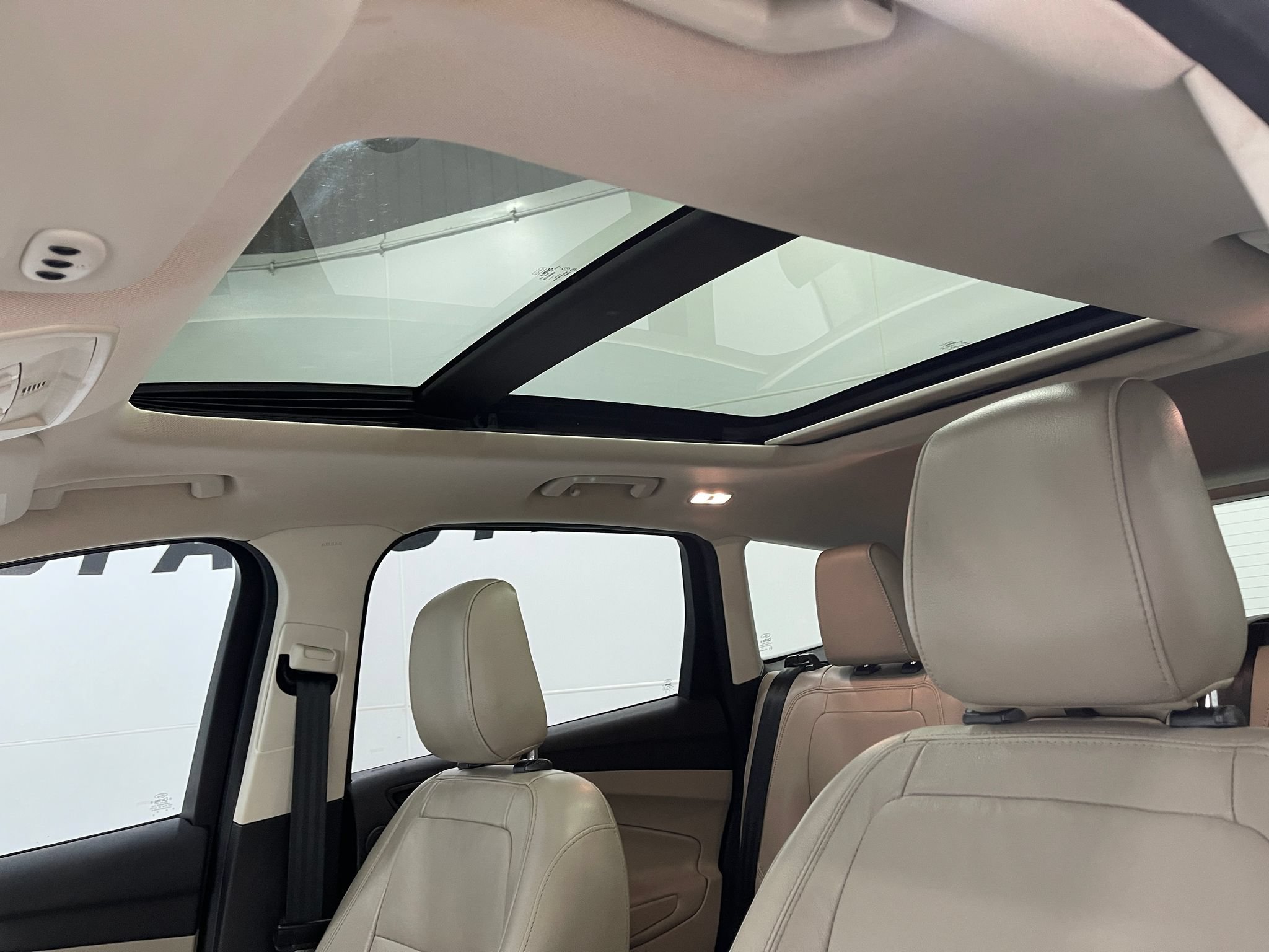 Used 2019 Ford Escape Titanium FWD image 12