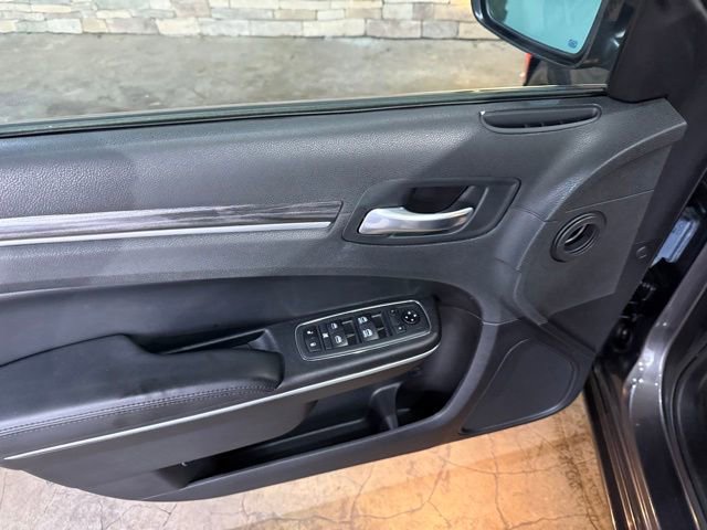 Used 2021 Chrysler 300 Touring L RWD image 12