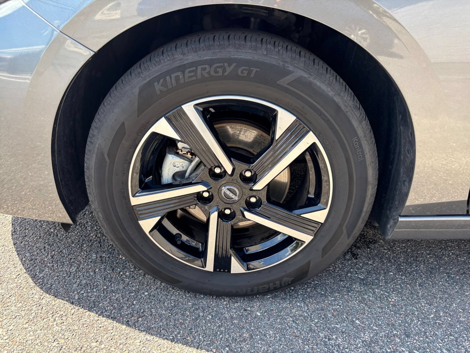 Used 2025 Nissan Sentra SV FWD image 23
