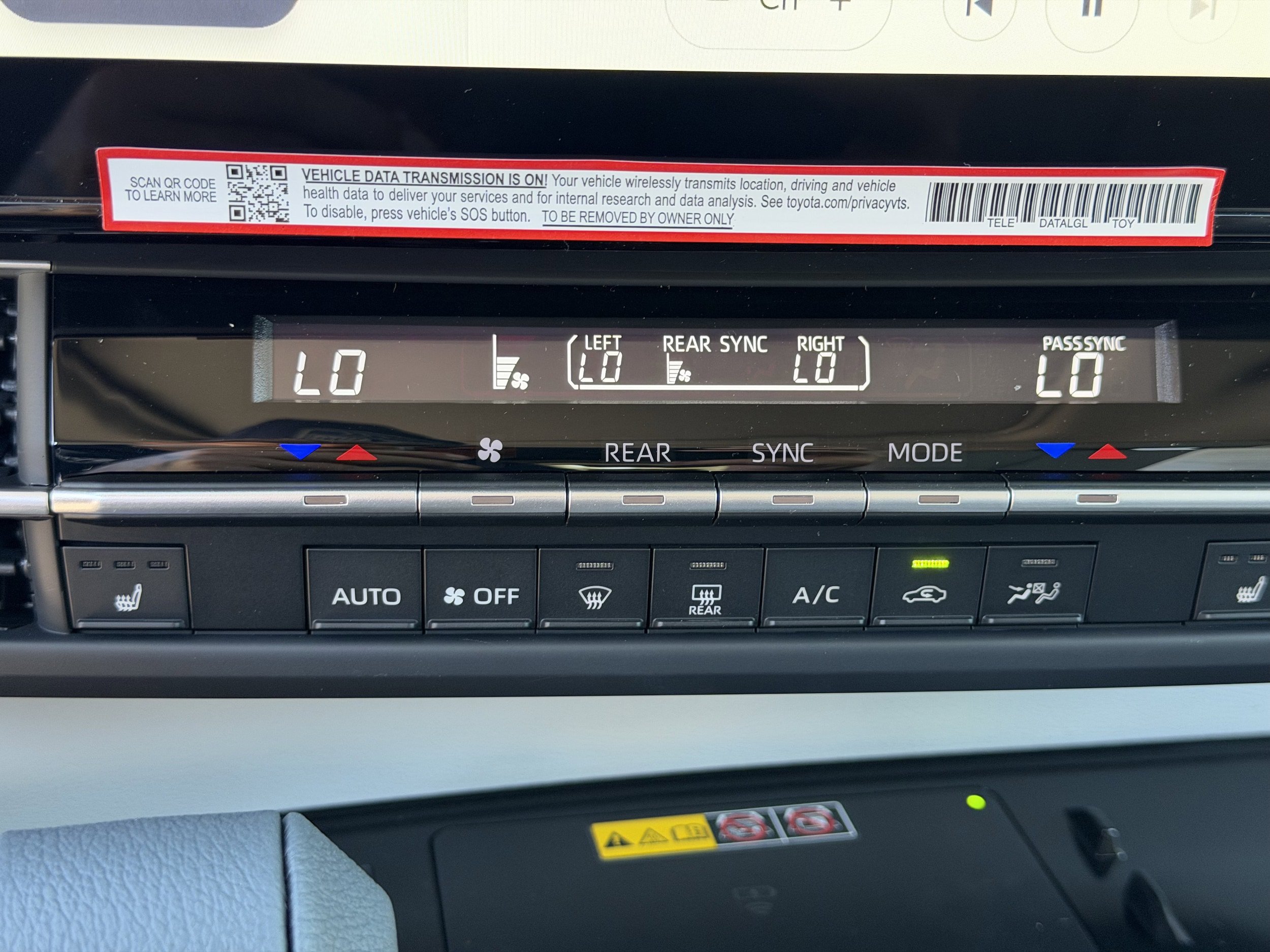 Certified 2025 Toyota Sienna XLE FWD image 11