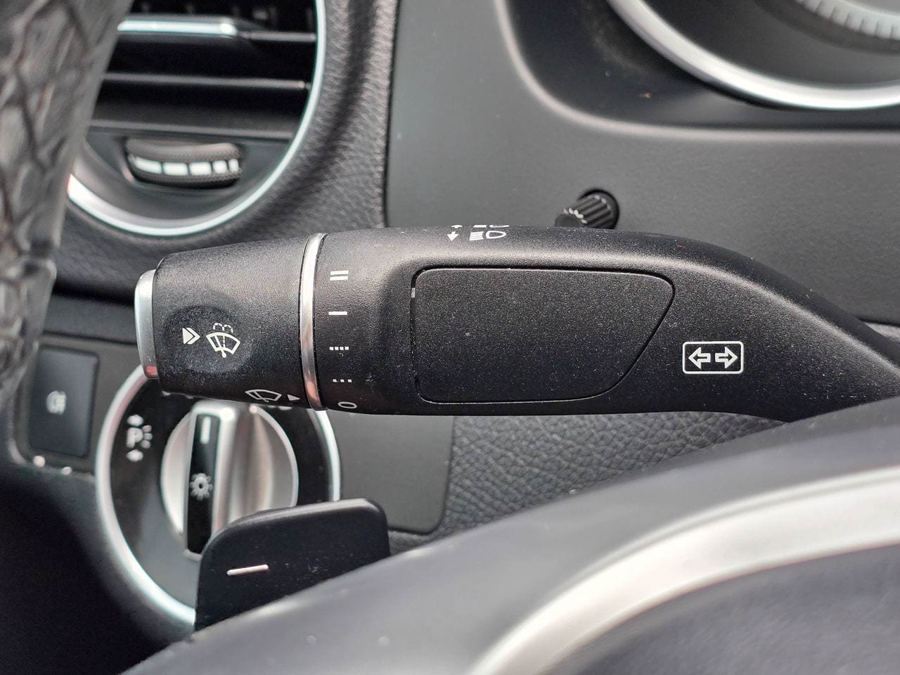 Used 2015 Mercedes-Benz C 250 Coupe image 23