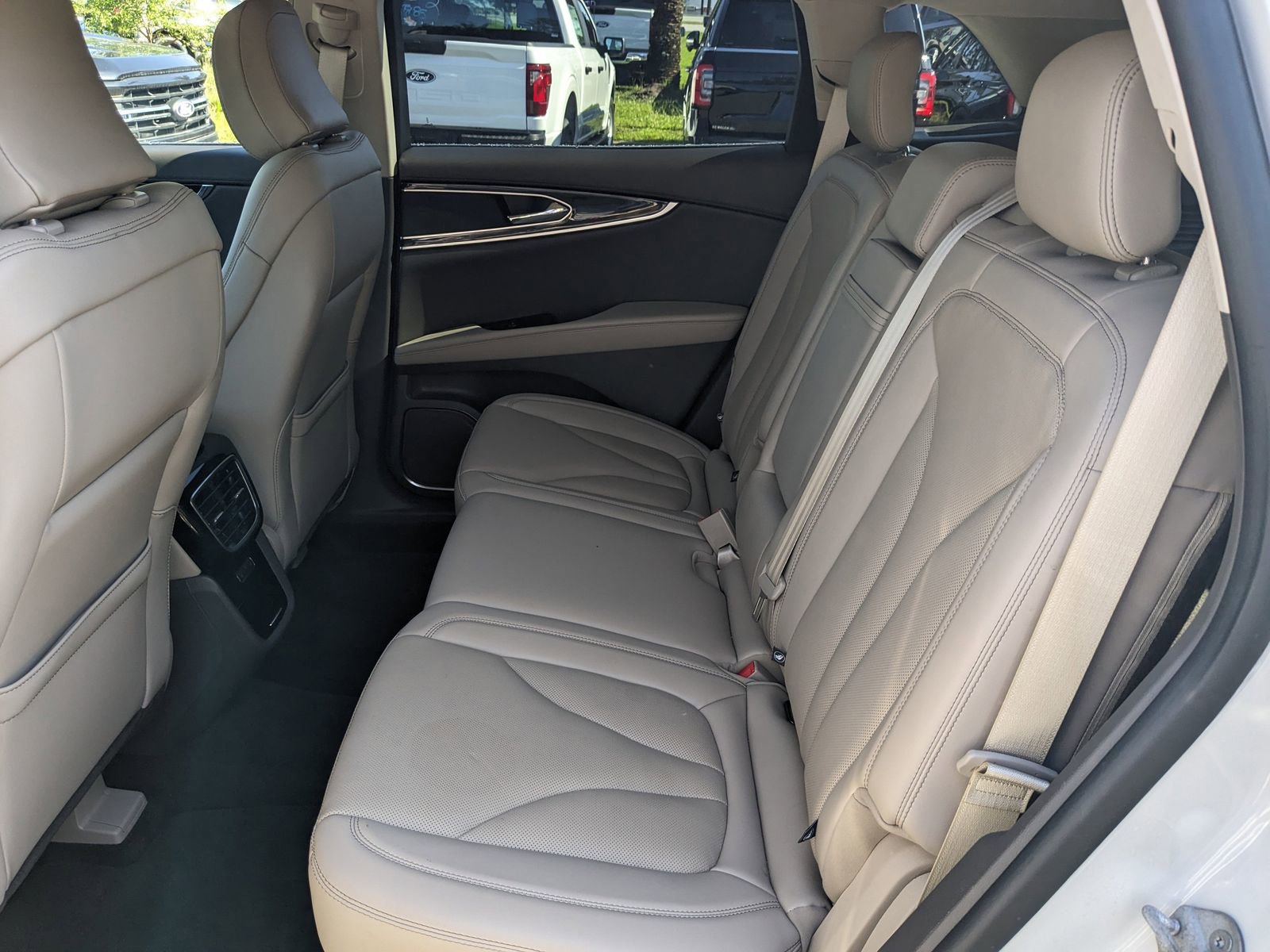 Certified 2023 Lincoln Nautilus Reserve image 16