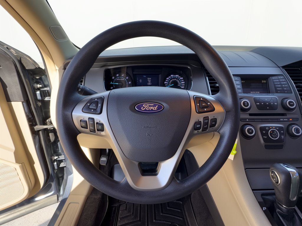 Used 2018 Ford Taurus SE FWD image 10