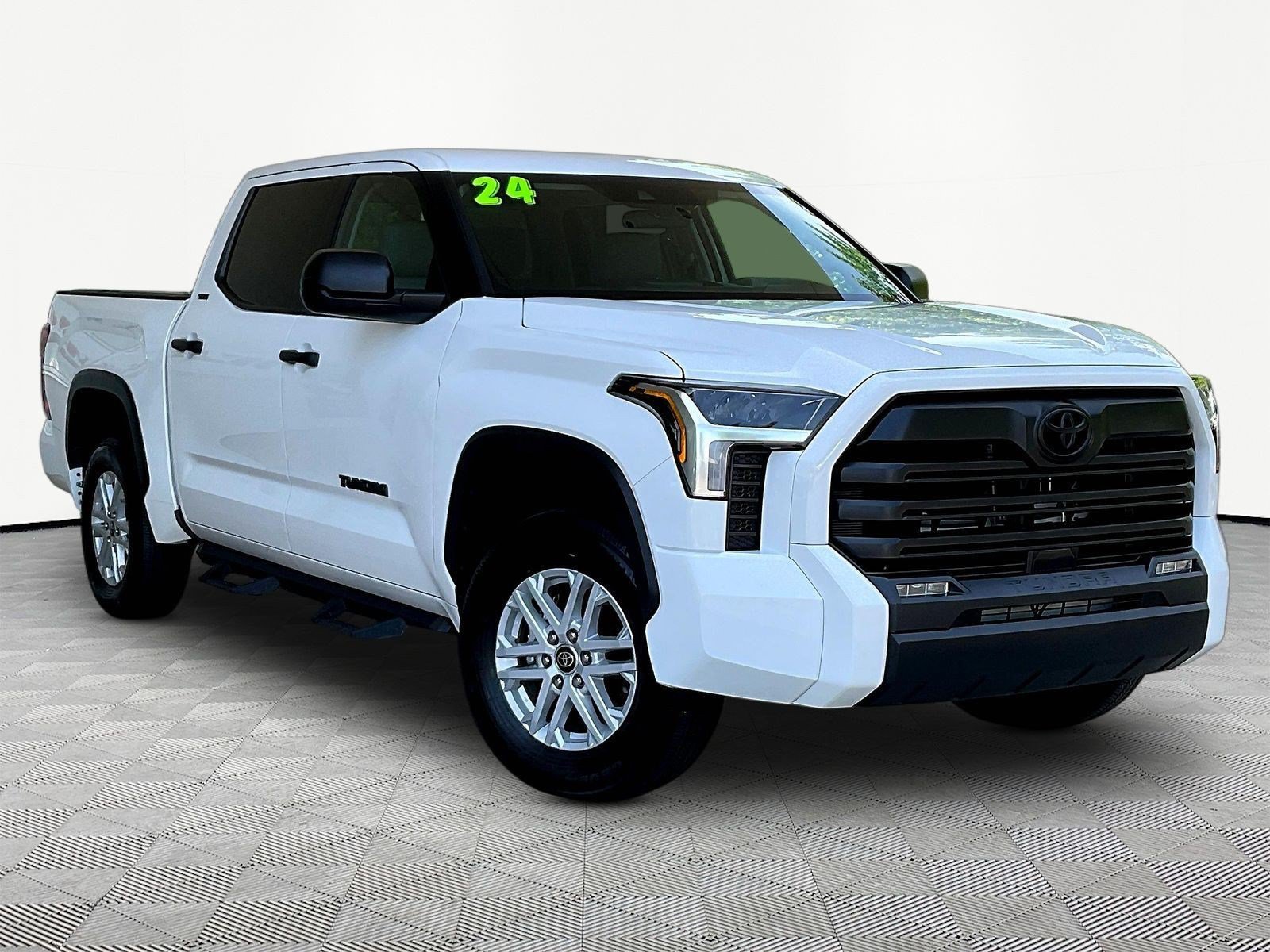 Used 2024 Toyota Tundra SR5 AWD/4WD image 3