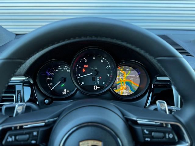 New 2026 Porsche Macan image 23