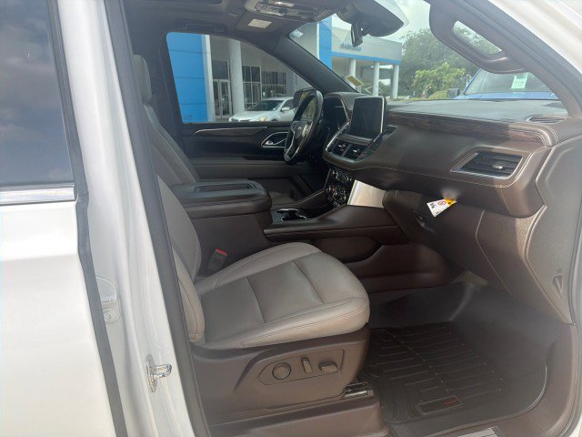 Used 2023 Chevrolet Suburban LT RWD image 18