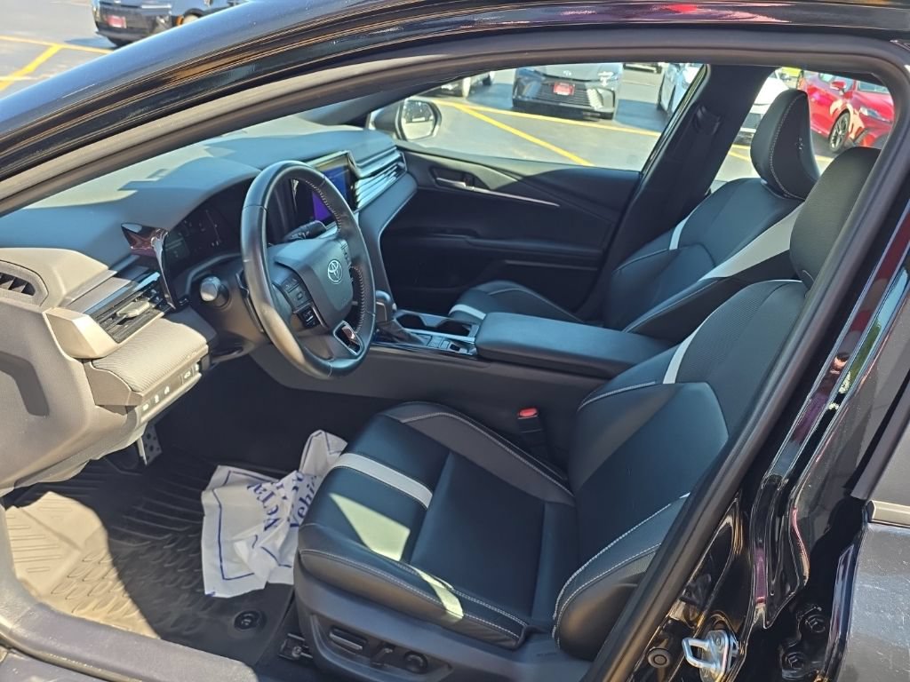 Used 2025 Toyota Camry SE FWD image 14