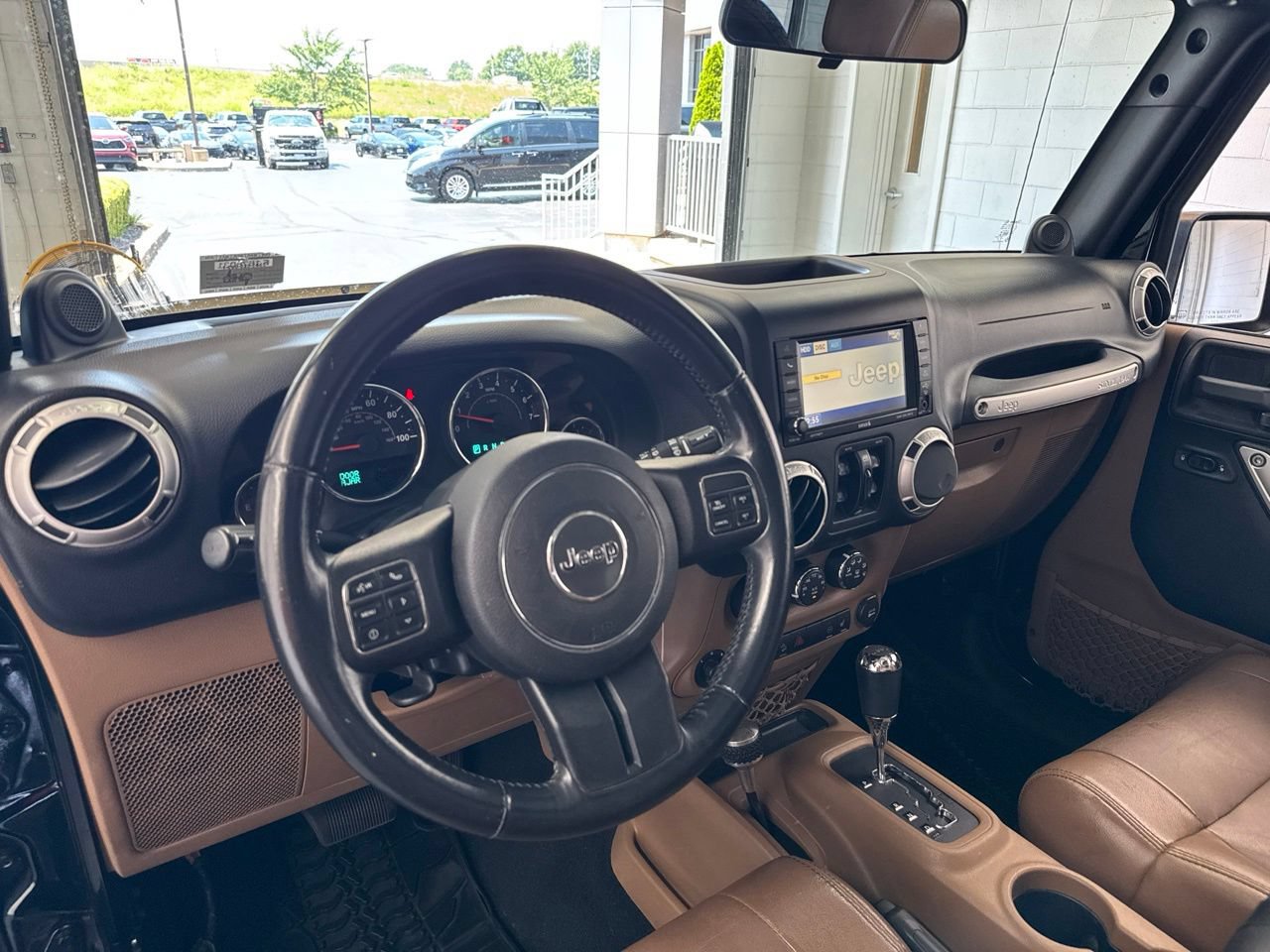Used 2012 Jeep Wrangler Unlimited Sahara w/ Connectivity Group AWD/4WD image 16