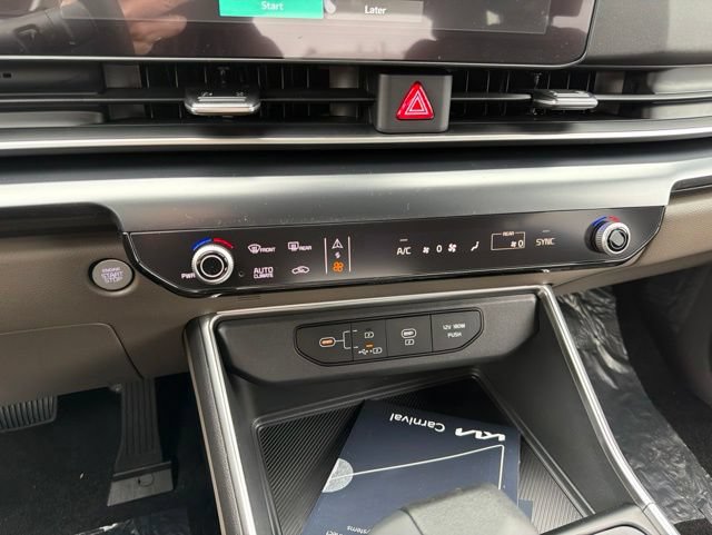 New 2026 Kia Carnival LX FWD image 19