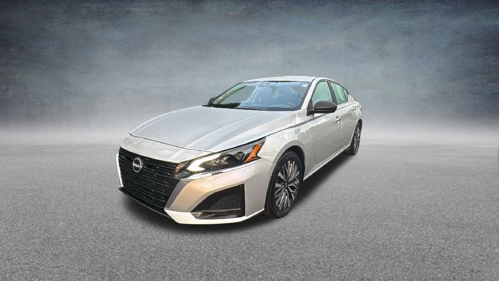 Used 2025 Nissan Altima 2.5 SV FWD image 5