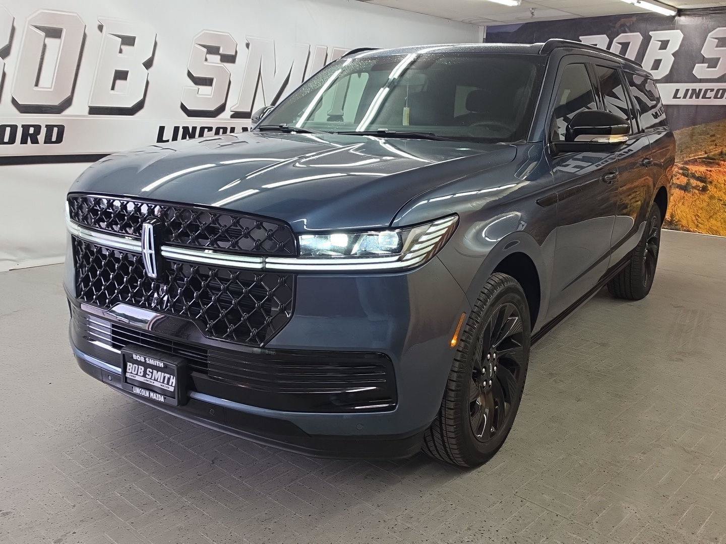 New 2027 Lincoln Navigator L Reserve w/ Jet Appearance Package AWD/4WD image 18