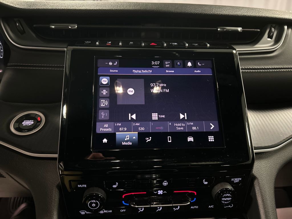 Used 2024 Jeep Grand Cherokee L Laredo image 17