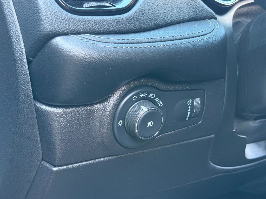 Used 2021 Dodge Durango SXT AWD/4WD image 28