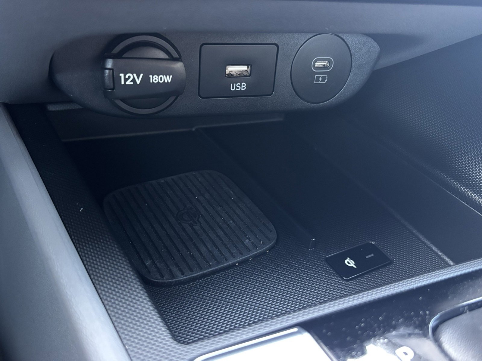 Used 2025 Hyundai Elantra SEL image 24