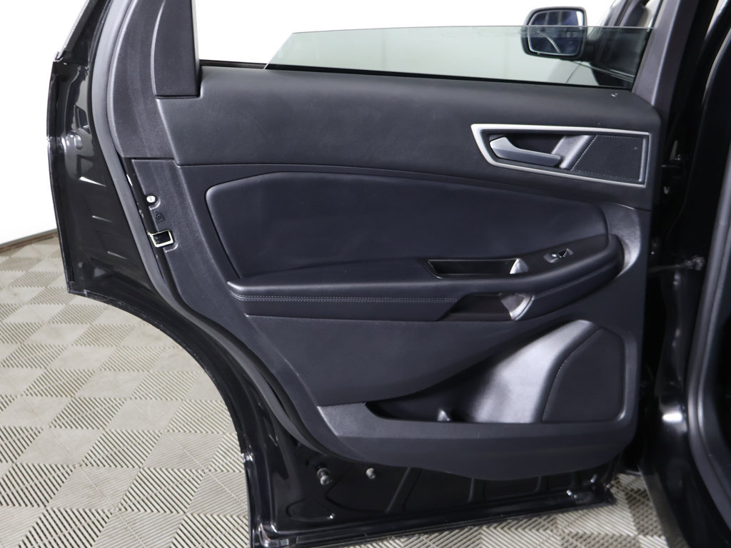 Used 2018 Ford Edge SEL w/ Equipment Group 201A AWD/4WD image 28