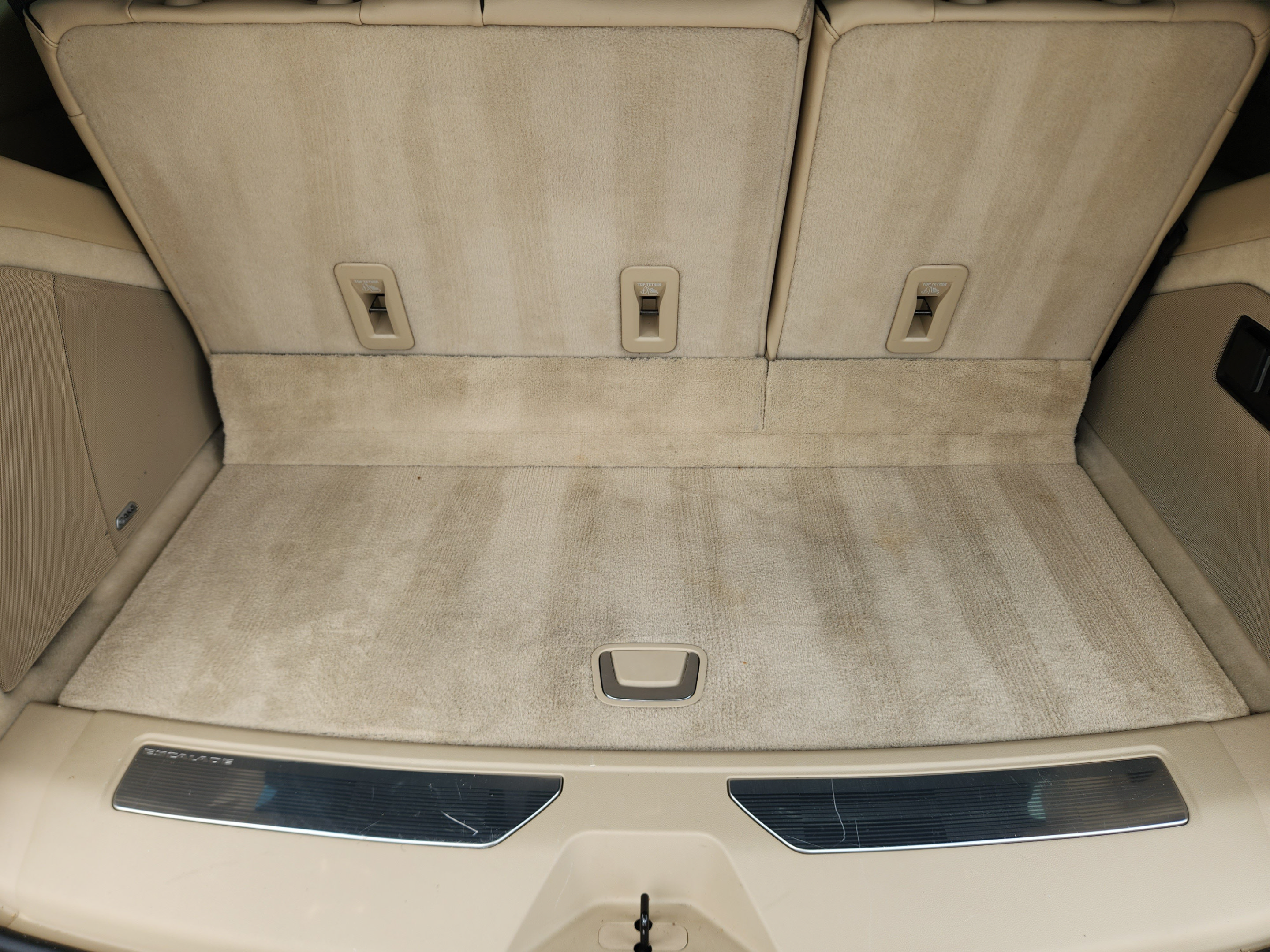 Used 2022 Cadillac Escalade Premium Luxury RWD image 9