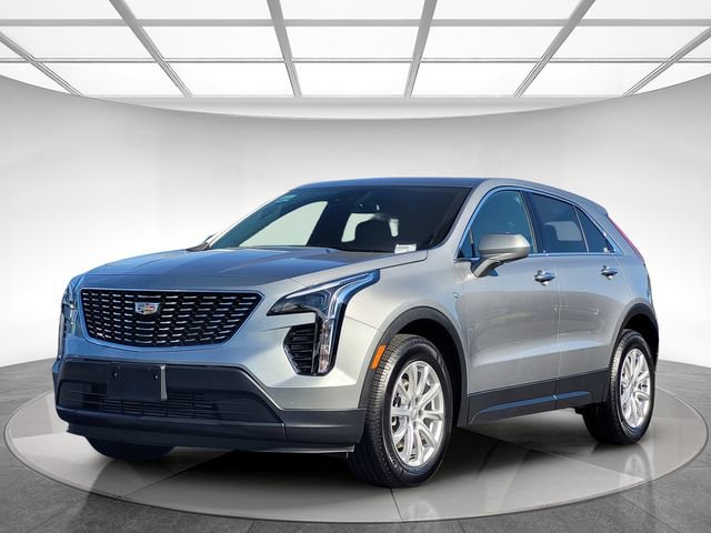 Certified 2023 Cadillac XT4 Luxury w/ Cold Weather Package FWD image 8