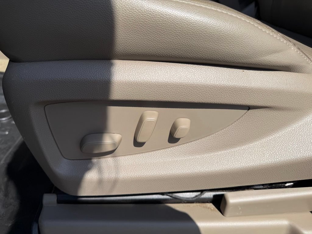 Used 2019 Chevrolet Suburban Premier AWD/4WD image 15