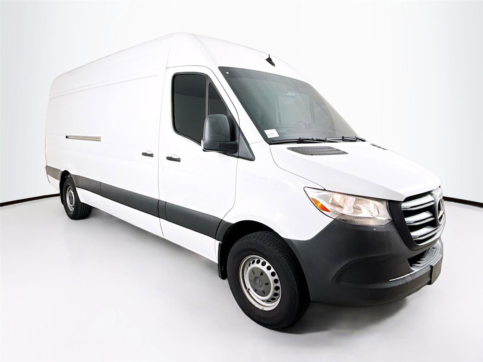 Used 2021 Mercedes-Benz Sprinter 2500 w/ Driver Convenience Package image 11