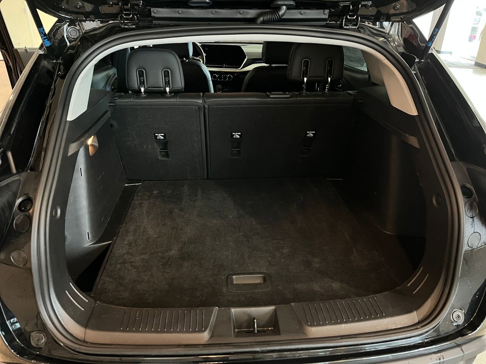 Used 2025 Chevrolet Trax LT w/ LT Convenience Package image 30