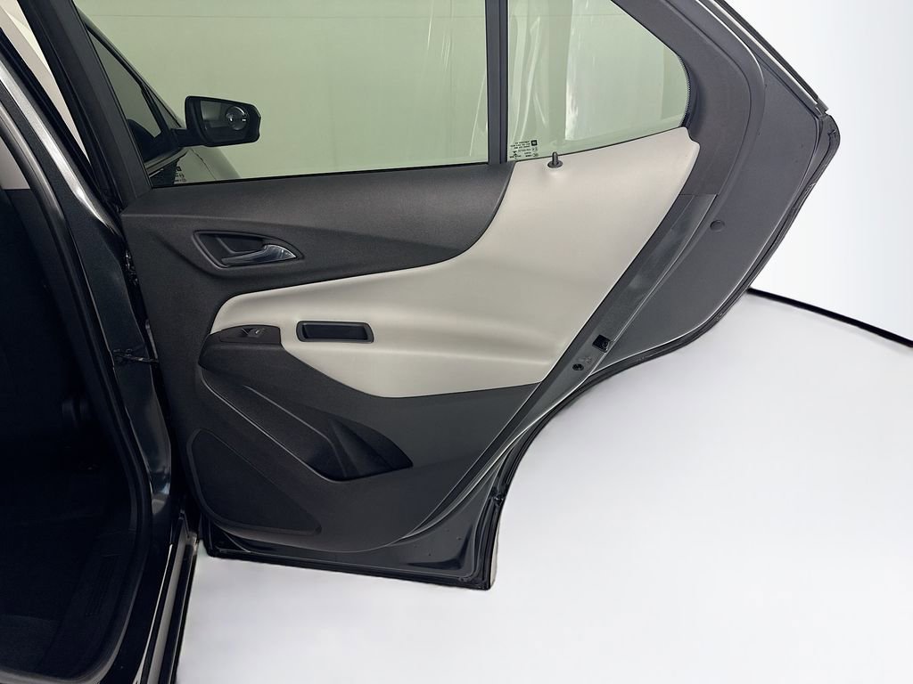 Used 2018 Chevrolet Equinox LS image 27