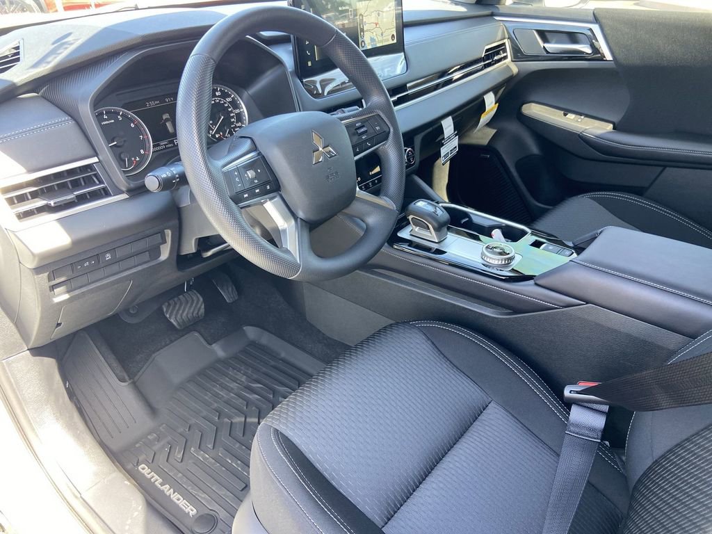 New 2026 Mitsubishi Outlander ES AWD/4WD image 6