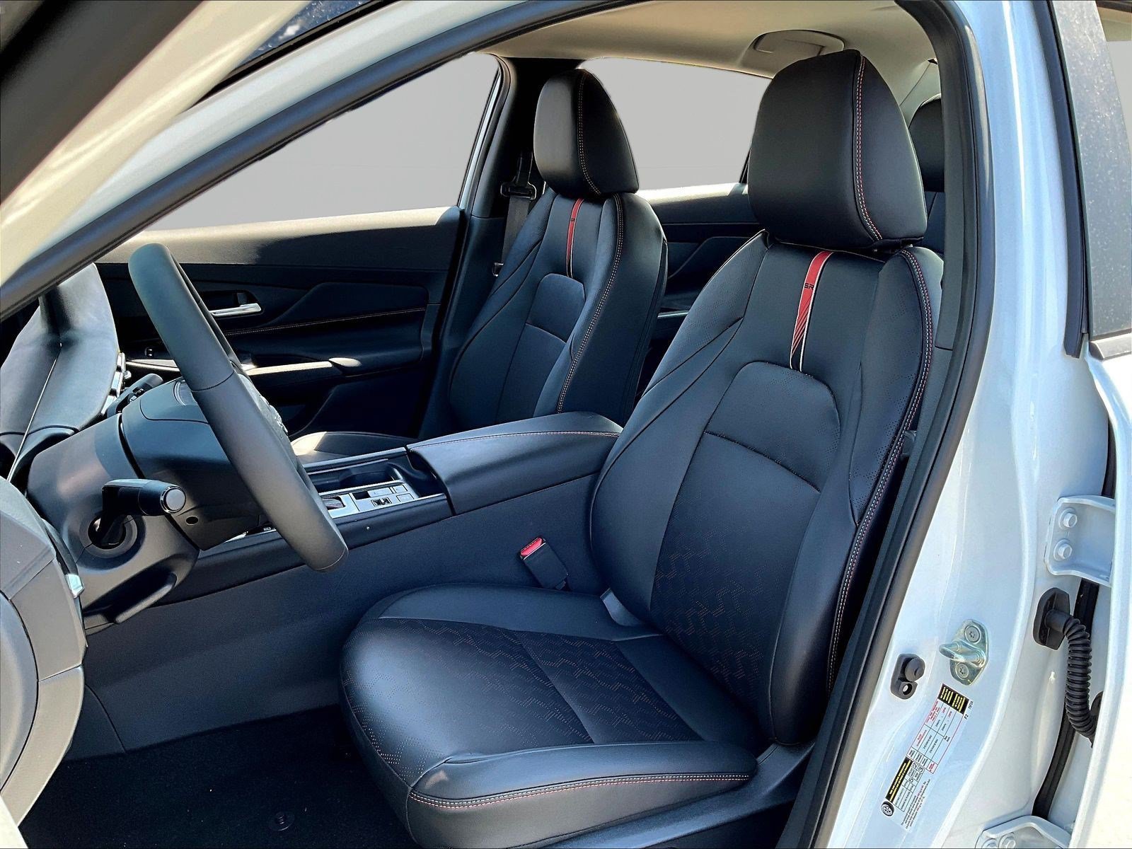 New 2027 Nissan Sentra SR w/ SR Premium Package FWD image 17