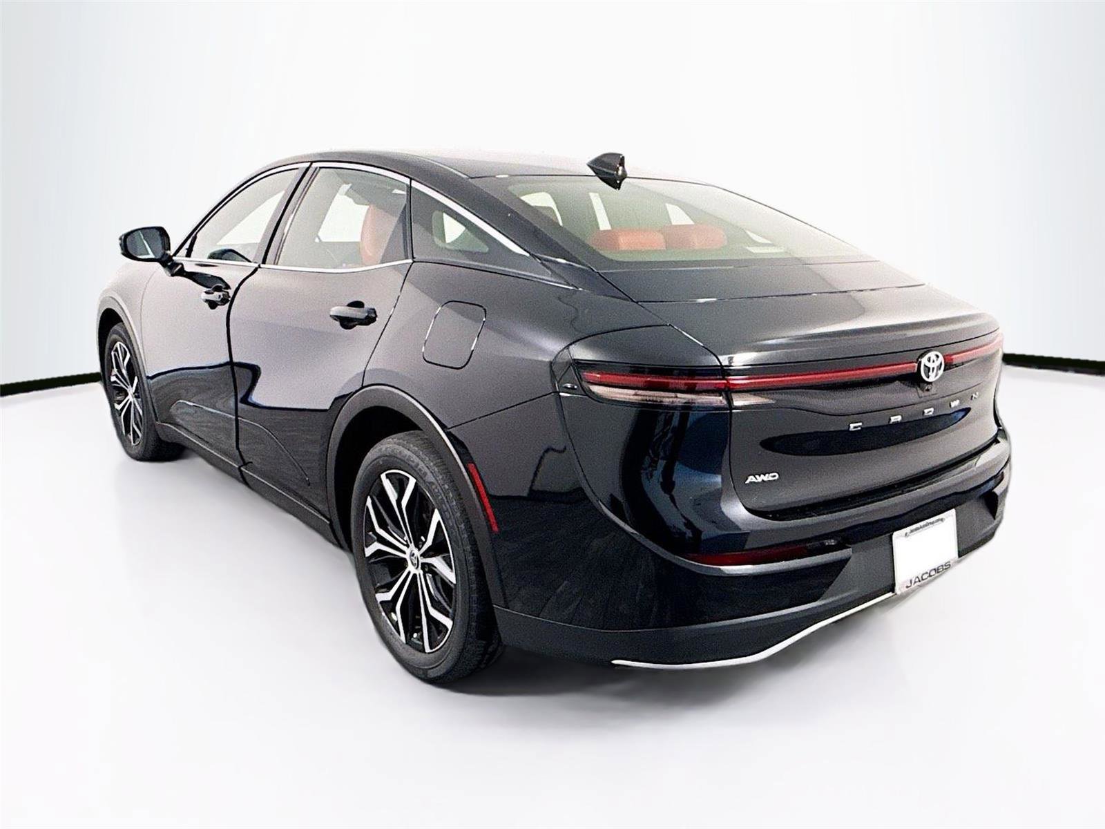 Used 2023 Toyota Crown XLE image 6