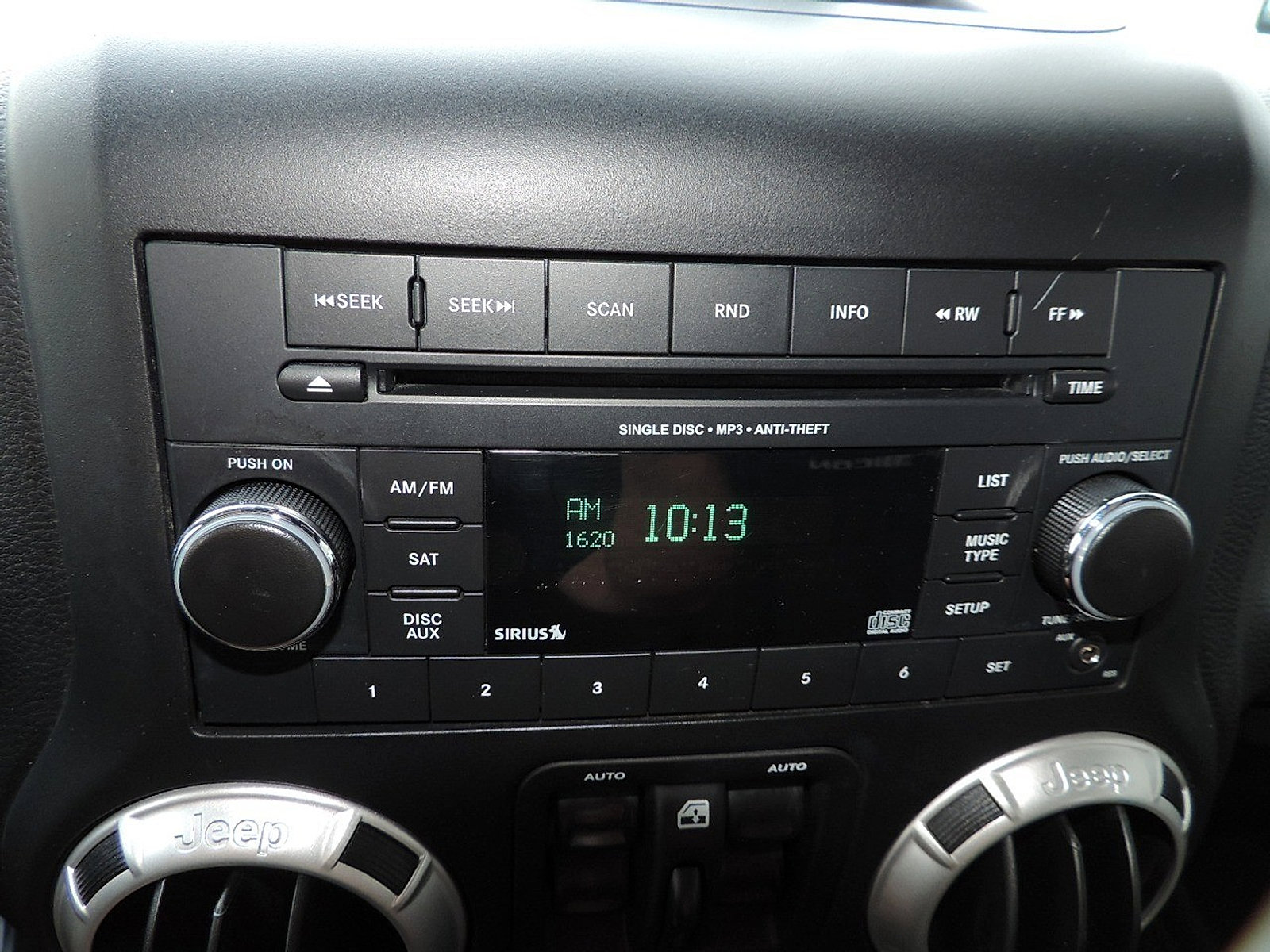 Used 2016 Jeep Wrangler Unlimited Rubicon AWD/4WD image 21