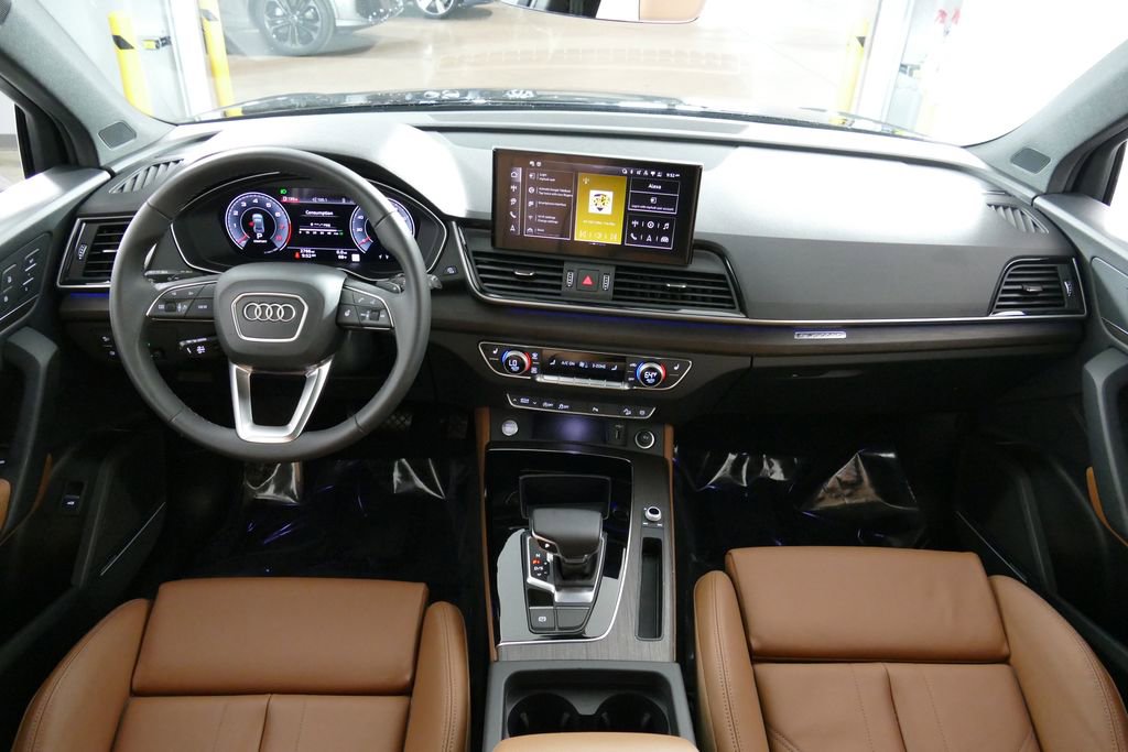Certified 2025 Audi Q5 2.0T Premium Plus w/ Premium Plus Package AWD/4WD image 9