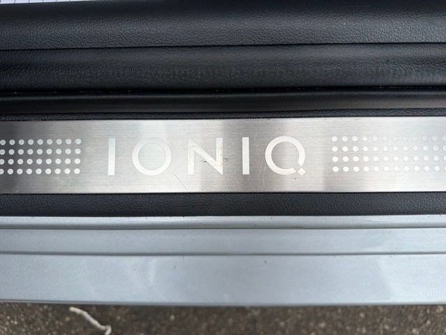 Used 2020 Hyundai Ioniq Limited FWD image 27