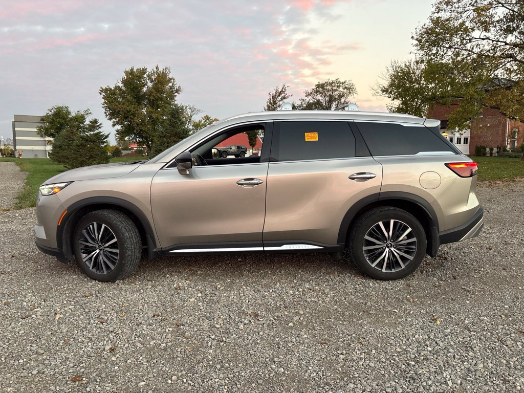 Used 2023 INFINITI QX60 Sensory w/ Cargo Package AWD/4WD image 4