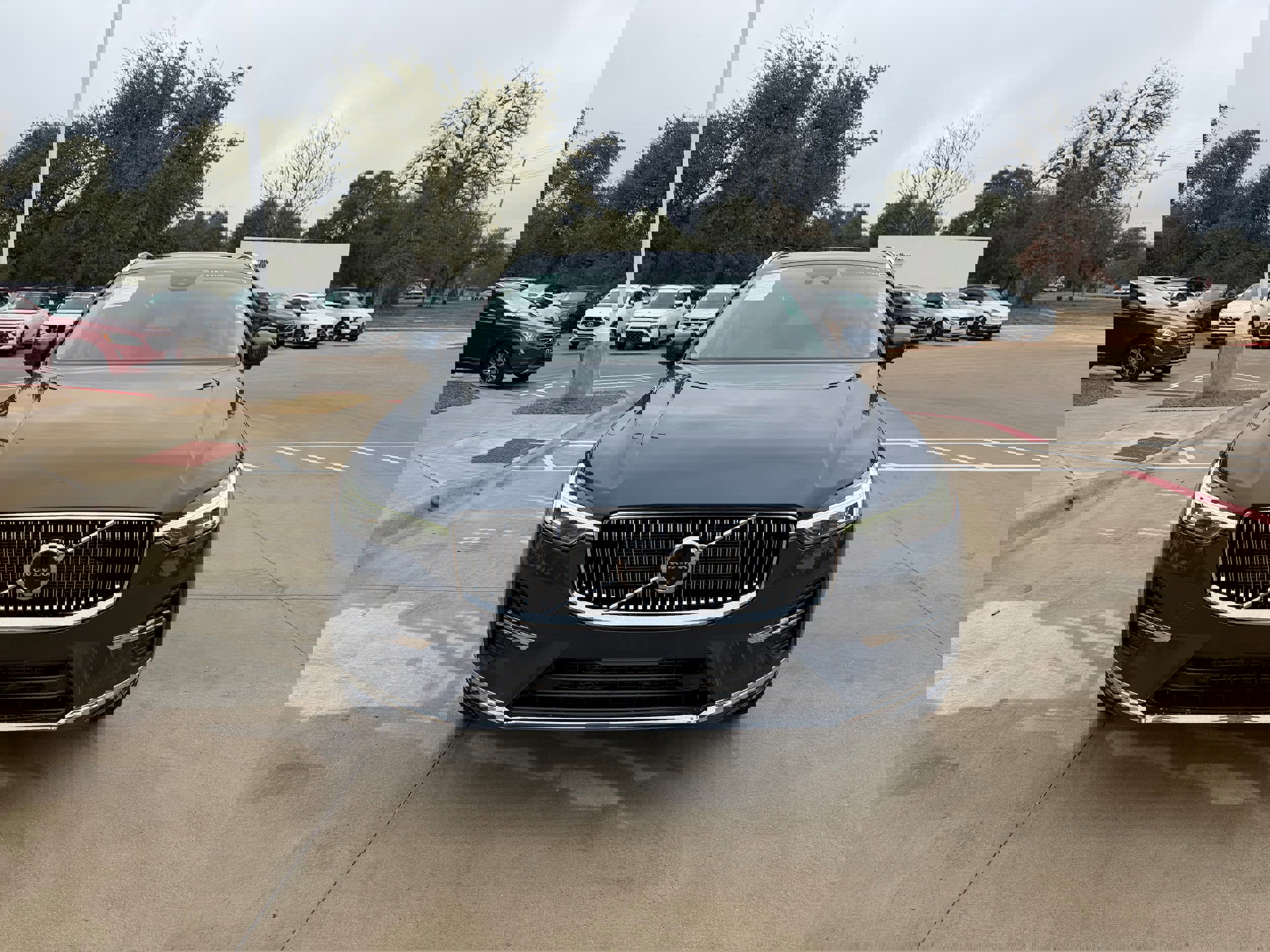 Certified 2023 Volvo XC60 B5 Plus w/ Climate Package image 8