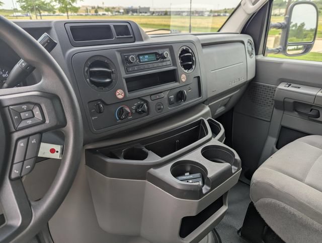 Used 2024 Ford E-450 and Econoline 450 Super Duty RWD image 17