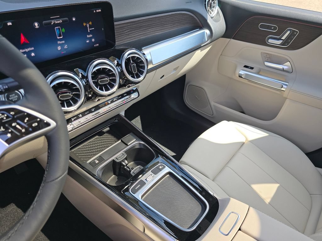 New 2026 Mercedes-Benz GLB 250 4MATIC image 30