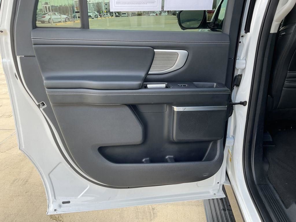 Used 2025 Ford Expedition Max Platinum image 22